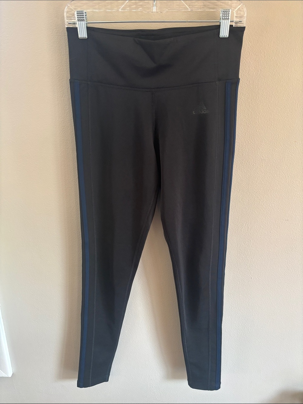 M Adidas climalite three stripe leggings